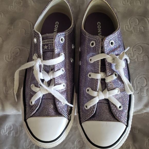 EUC CTAS Classic Chuck Taylor (4 JR.) Moody Purple Glitter kicks - Picture 7 of 9
